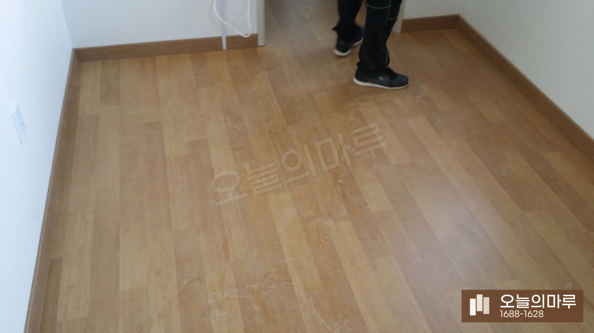공주 옥룡동 동화 클릭S 아카시아1 의류매장 강화마루 시공 시공 후
