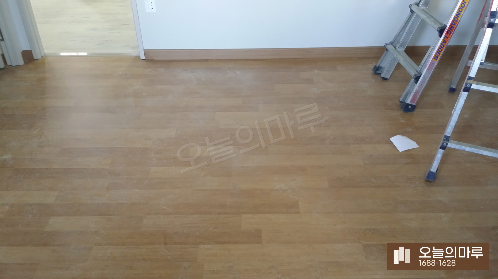 공주 옥룡동 동화 클릭S 아카시아1 의류매장 강화마루 시공 시공 후