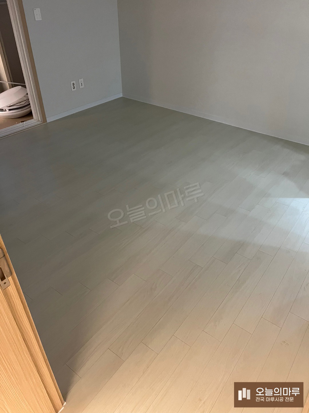 파주 당하동 디앤메종 식스팩3.5 쉐넌화이트 빌라 강마루 시공 시공 후